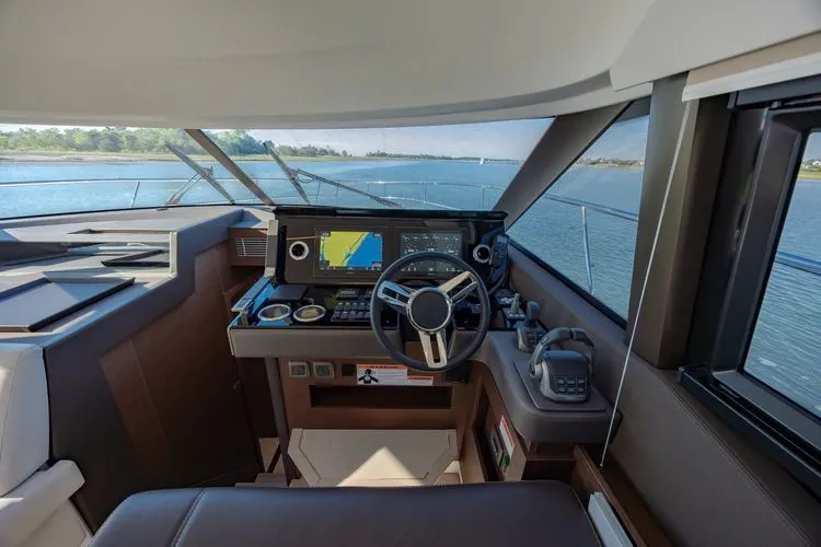 Slide: The Image of 2024 Prestige 460 - Image 34 - 34