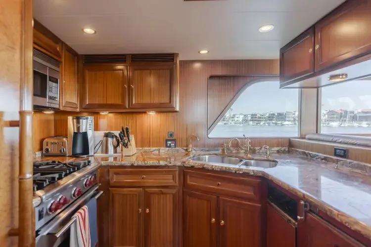 Slide: The Image of 2007 Grand Alaskan Enclosed Bridge Cpmy - Image 16 - 16