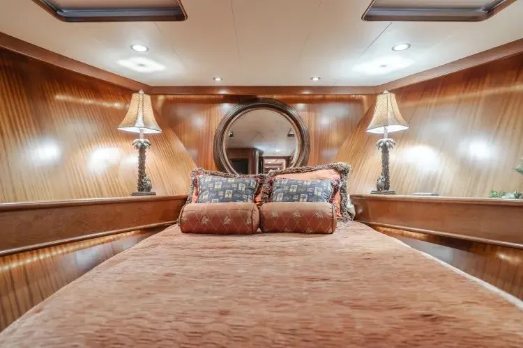 Slide: The Image of 2007 Grand Alaskan Enclosed Bridge Cpmy - Image 27 - 27