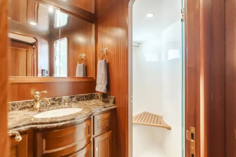 Slide: The Image of 2007 Grand Alaskan Enclosed Bridge Cpmy - Image 29 - 29