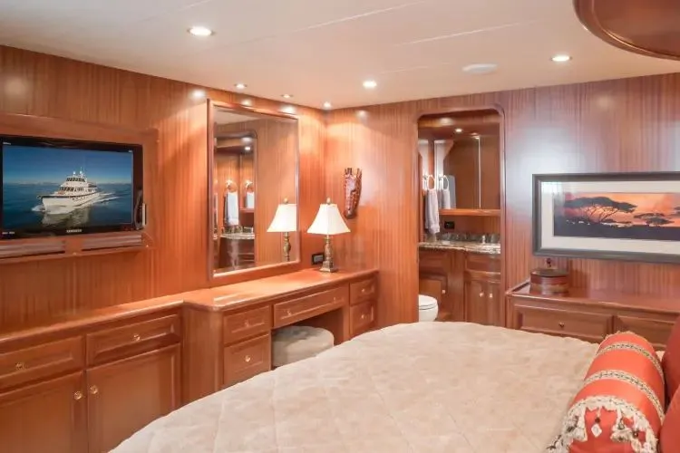 Slide: The Image of 2007 Grand Alaskan Enclosed Bridge Cpmy - Image 33 - 33