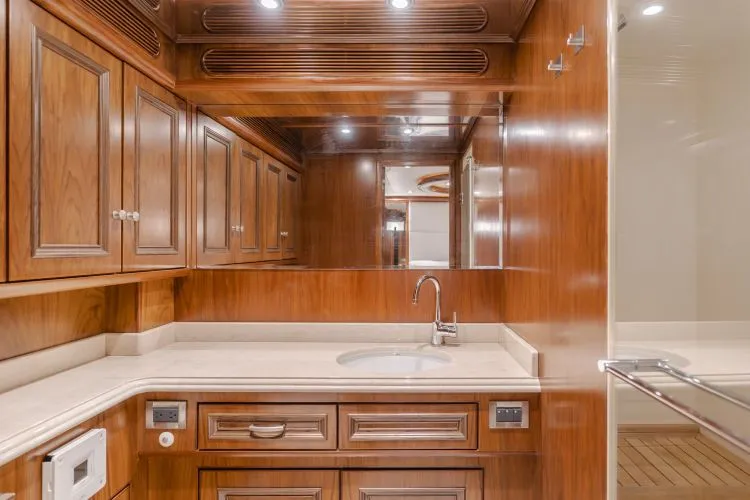 Slide: The Image of 2011 President Sterling Tri-deck - Image 39 - 39