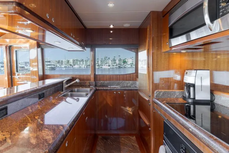 Slide: The Image of 2011 Hampton 620 Pilothouse - Image 18 - 18