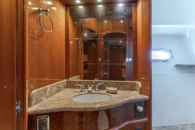 Slide: The Image of 2011 Hampton 620 Pilothouse - Image 26 - 26