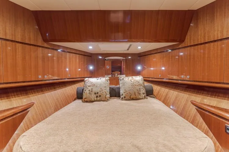 Slide: The Image of 2011 Hampton 620 Pilothouse - Image 27 - 27