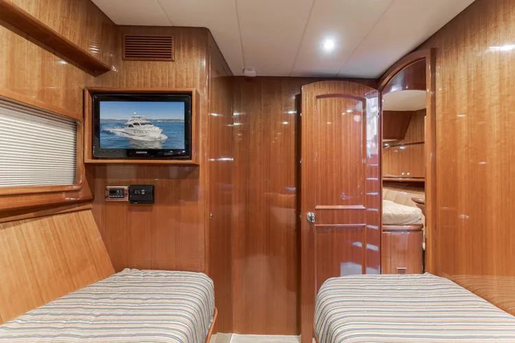 Slide: The Image of 2011 Hampton 620 Pilothouse - Image 30 - 30