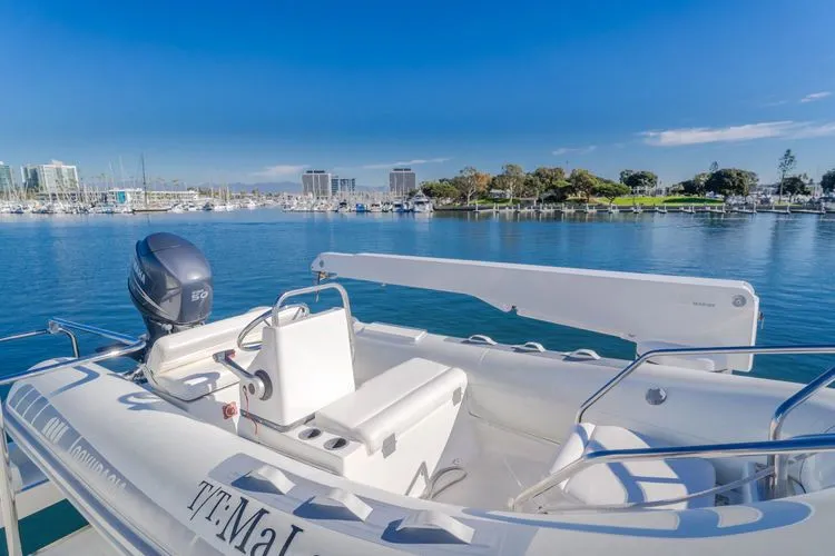 Slide: The Image of 2011 Hampton 620 Pilothouse - Image 39 - 39