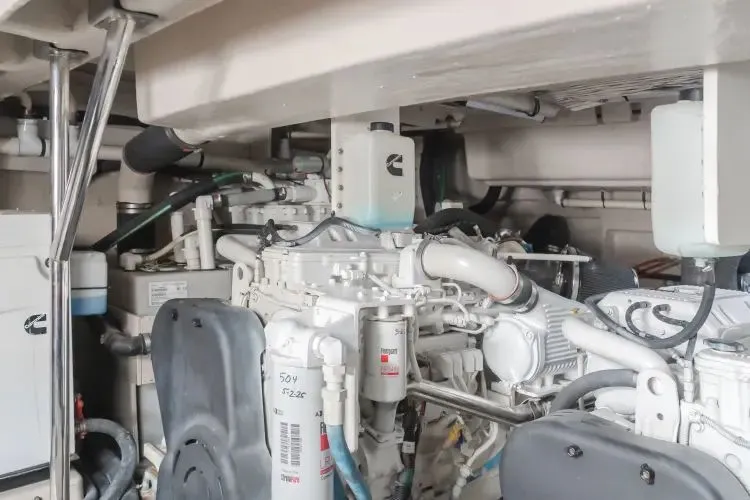 Slide: The Image of 2016 Sea Ray L590 - Image 21 - 21