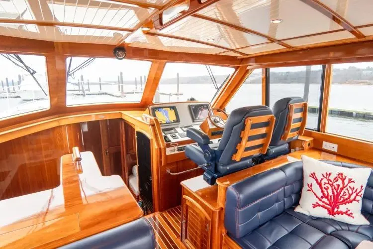 Slide: The Image of 2006 Hinckley Talaria 55 Fb - Image 26 - 26