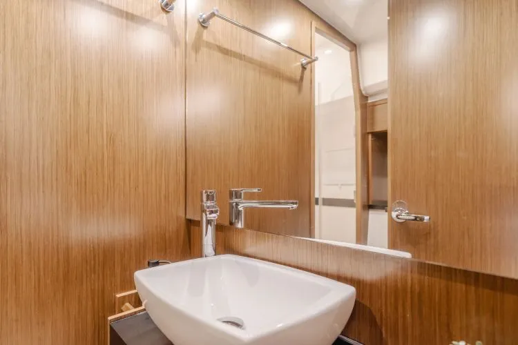 Slide: The Image of 2019 Bavaria Virtess 420 - Image 17 - 17