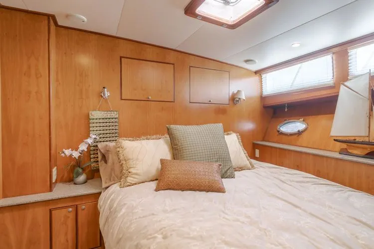 Slide: The Image of 2002 Mikelson 70 Sportfisher - Image 25 - 25