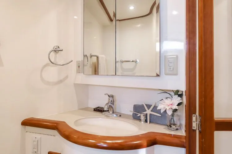 Slide: The Image of 2002 Mikelson 70 Sportfisher - Image 33 - 33