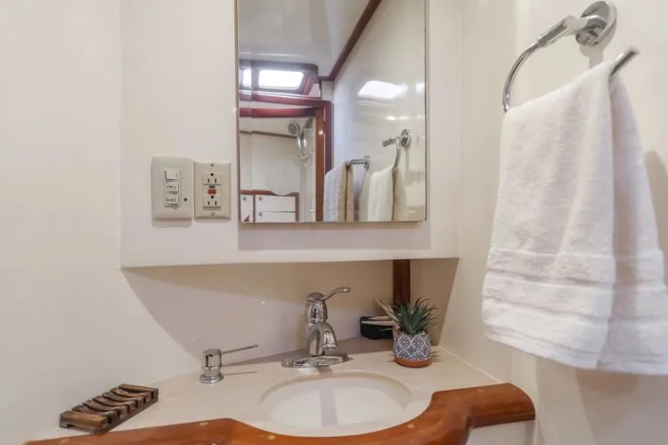 Slide: The Image of 2002 Mikelson 70 Sportfisher - Image 46 - 46