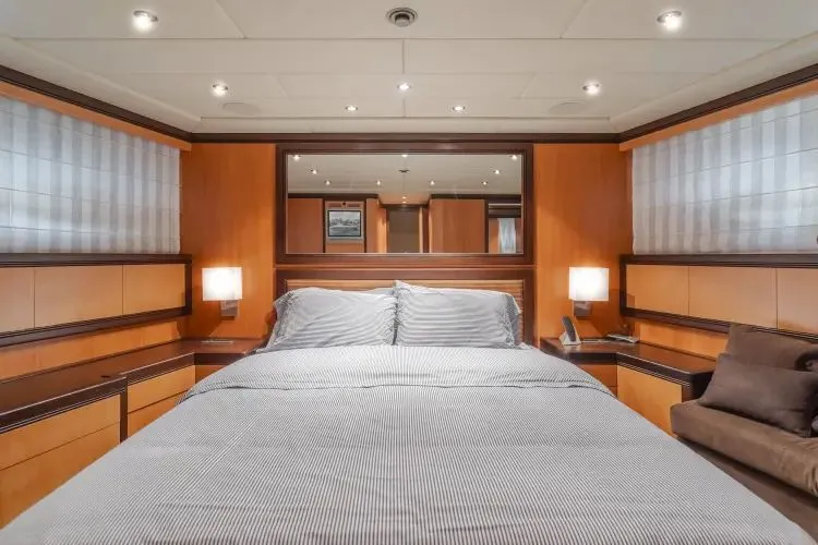 Slide: The Image of 2004 Mangusta 105 Sport - Image 12 - 12