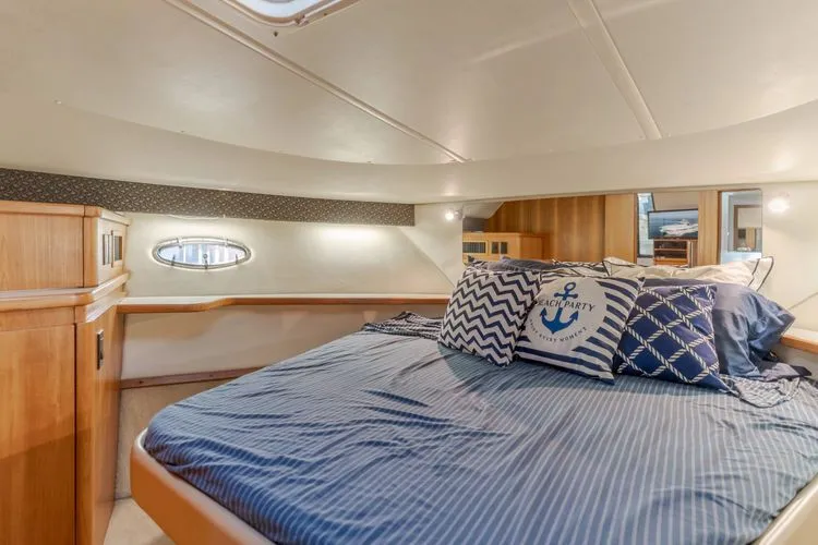 Slide: The Image of 2000 Tiara Yachts 4100 Open - Image 20 - 20