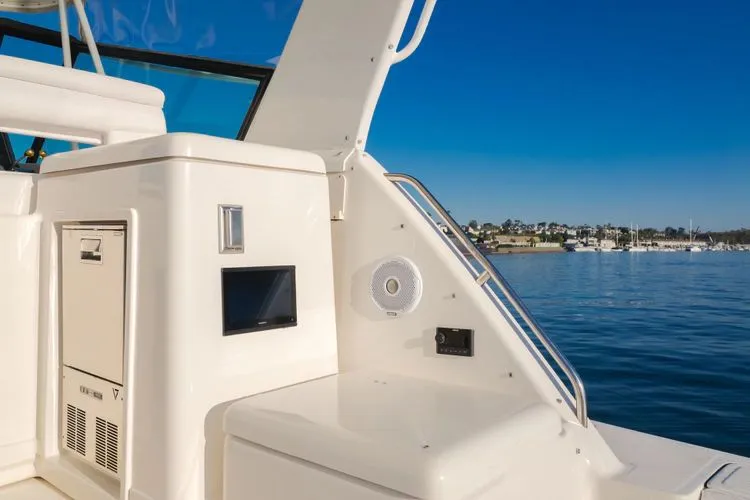 Slide: The Image of 2000 Tiara Yachts 4100 Open - Image 29 - 29