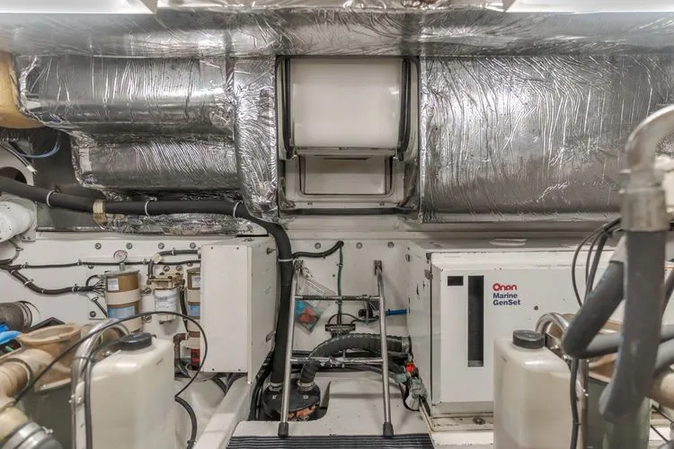 Slide: The Image of 2000 Tiara Yachts 4100 Open - Image 38 - 38