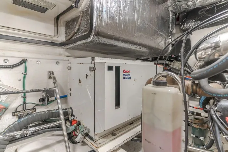 Slide: The Image of 2000 Tiara Yachts 4100 Open - Image 39 - 39