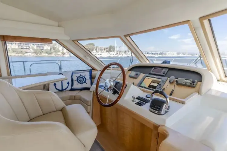Slide: The Image of 2007 Navigator Pilothouse - Image 15 - 15