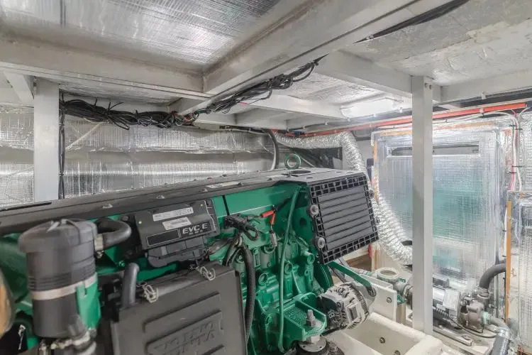 Slide: The Image of 2007 Navigator Pilothouse - Image 22 - 22