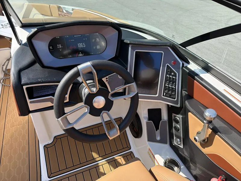 Slide: The Image of MasterCraft XT23 2023 - 12