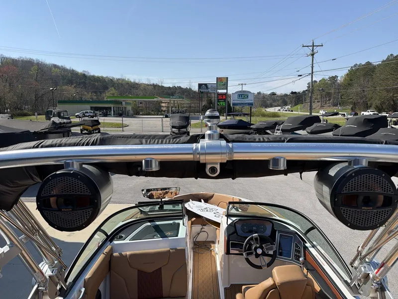 Slide: The Image of MasterCraft XT23 2023 - 13