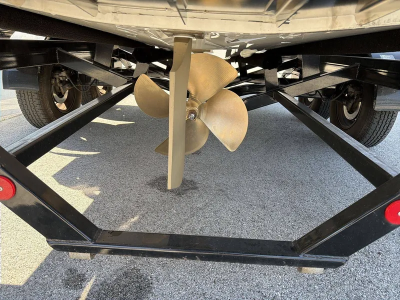 Slide: The Image of MasterCraft XT23 2023 - 16