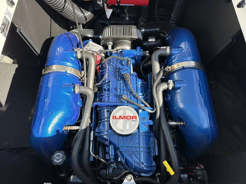 Slide: The Image of MasterCraft XT23 2023 - 27