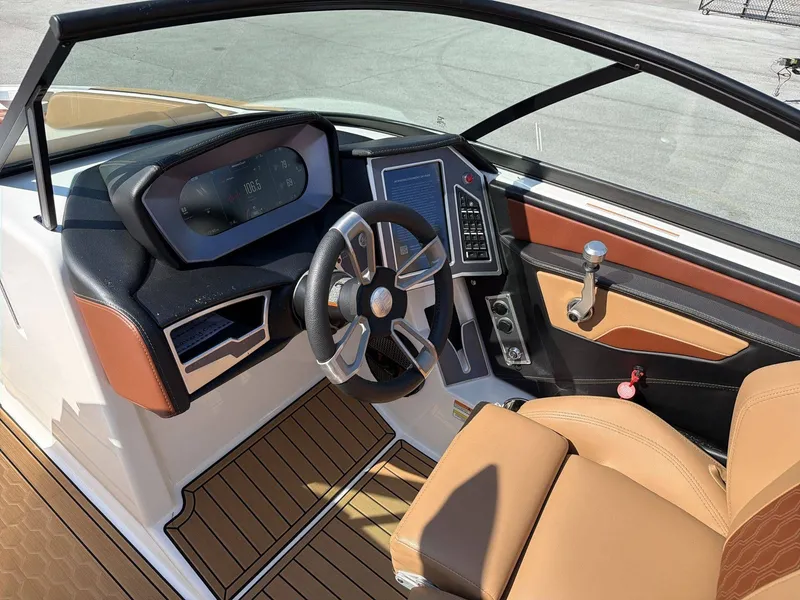 Slide: The Image of MasterCraft XT23 2023 - 28