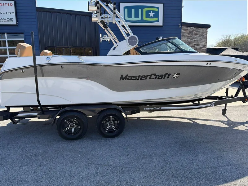 Slide: The Image of MasterCraft XT23 2023 - 6