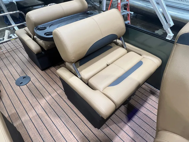 Slide: The Image of Interior of Bentley Pontoons Legacy 220 QSB Swingback, 2026 model. - 18