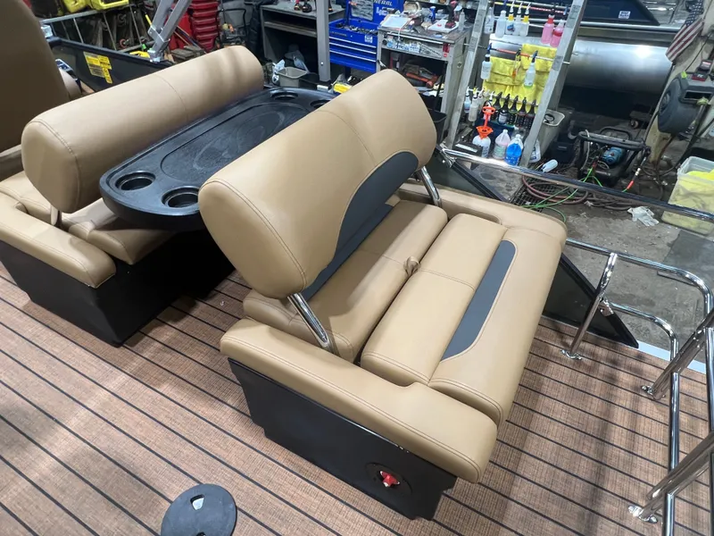 Slide: The Image of Interior of Bentley Pontoons Legacy 220 QSB Swingback, 2026 model. - 23