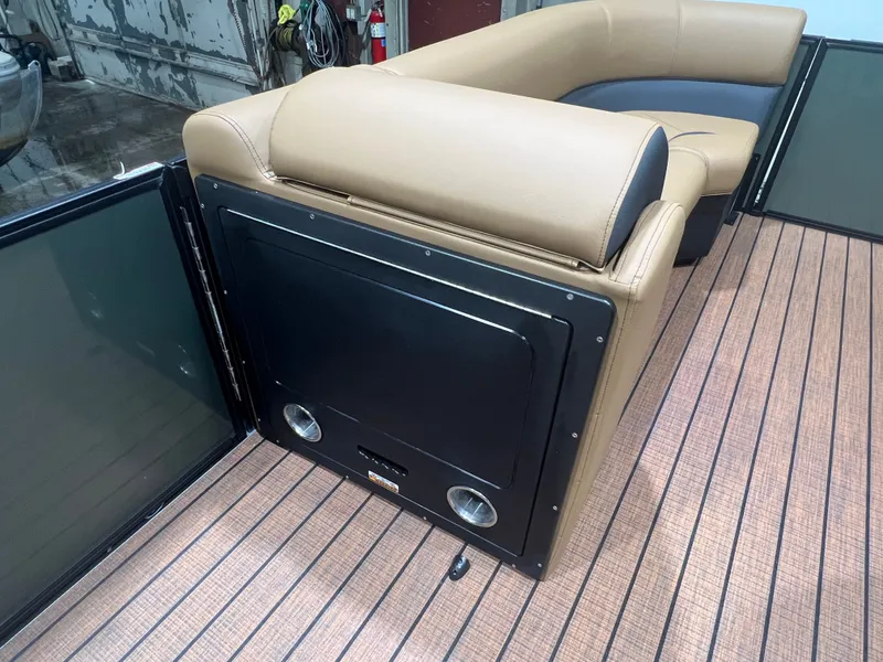 Slide: The Image of Interior of Bentley Pontoons Legacy 220 QSB Swingback, 2026 model. - 26