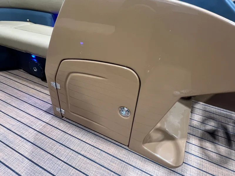 Slide: The Image of Interior of Bentley Pontoons Legacy 220 QSB, 2026 model. - 31