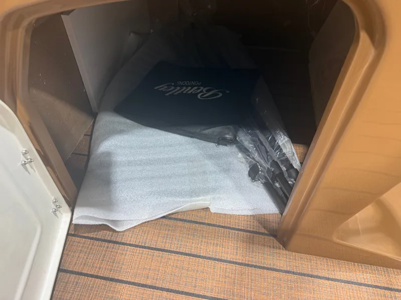 Slide: The Image of Interior of Bentley Pontoons Legacy 220 Navigator 2026. - 26