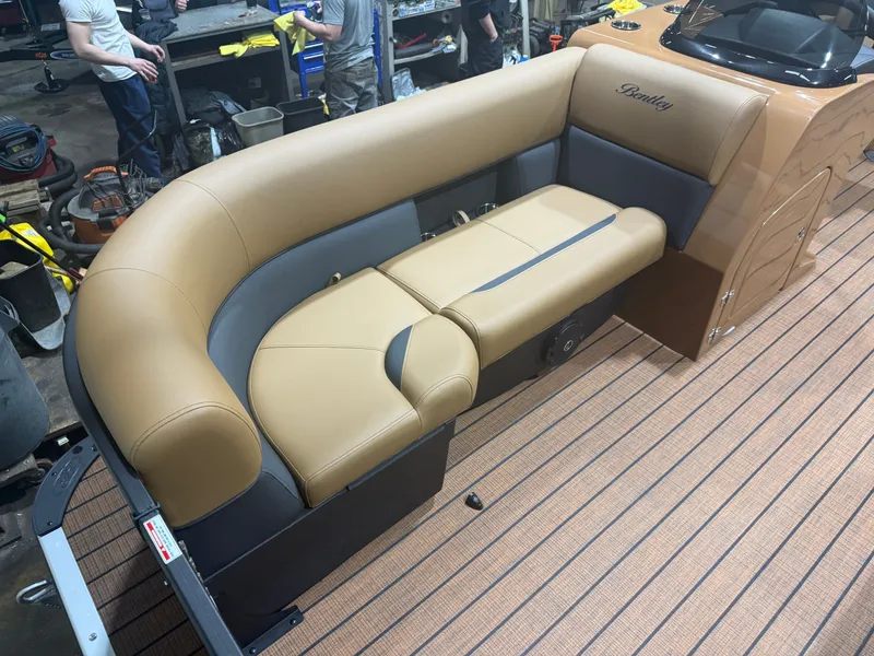 Slide: The Image of Luxurious seating in Bentley Pontoons Legacy 220 Navigator 2026. - 8