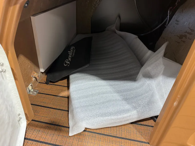 Slide: The Image of Interior of 2026 Bentley Pontoons Legacy 220 Navigator. - 25