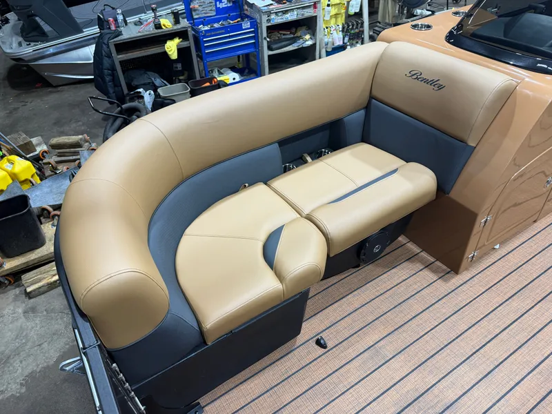 Slide: The Image of Luxurious seating in Bentley Pontoons Legacy 220 Navigator 2026. - 8