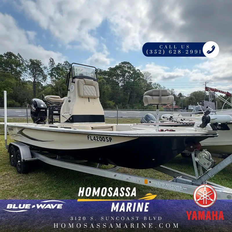 The Image of 2020 Blue Wave 2200 PureBay boat on trailer at Homosassa Marine. - 1