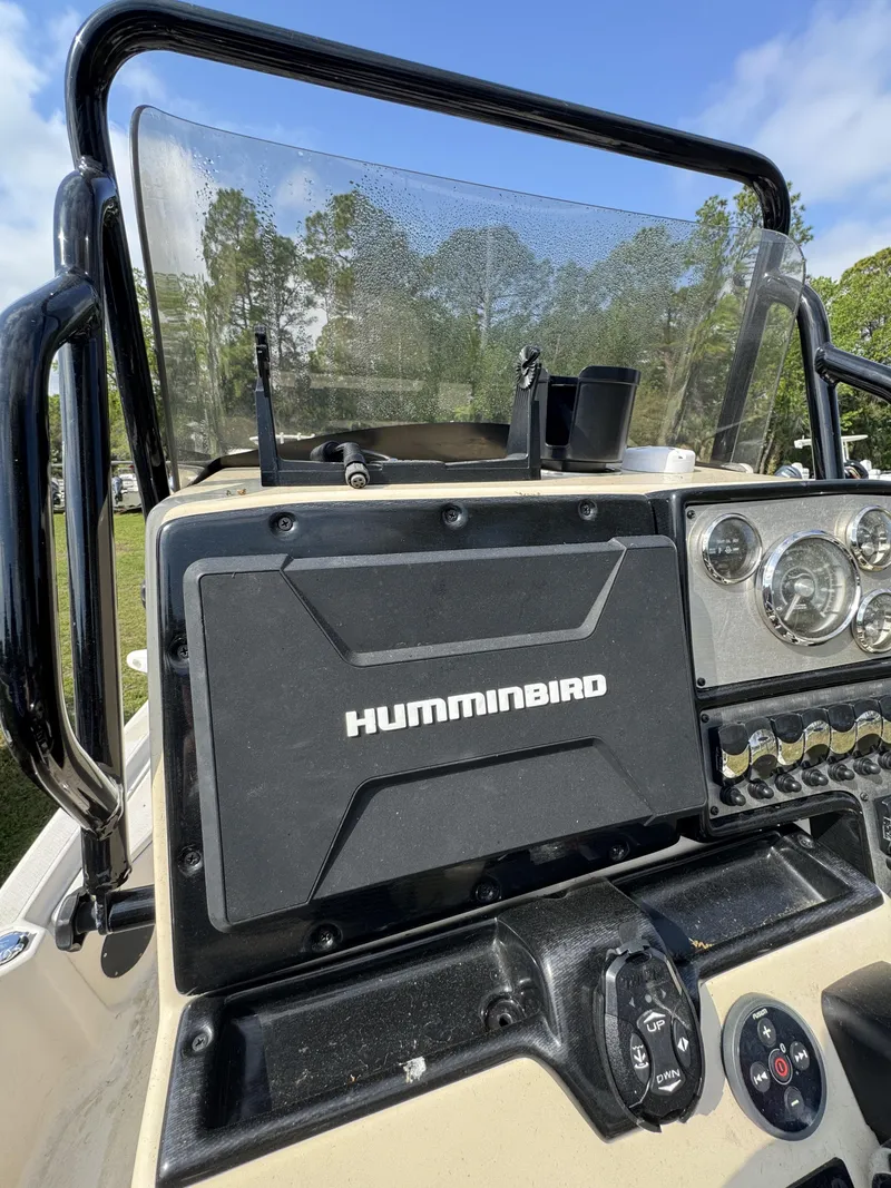 Slide: The Image of 2020 Blue Wave 2200 PureBay with Humminbird navigation system. - 21