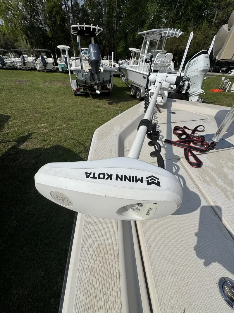 Slide: The Image of Minn Kota motor on Blue Wave 2200 PureBay boat, 2020 model. - 9