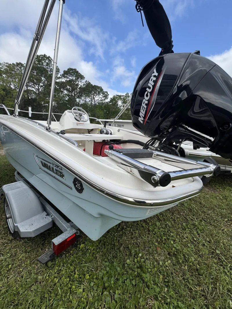 Slide: The Image of Boston Whaler 130 Super Sport 2024 - 17