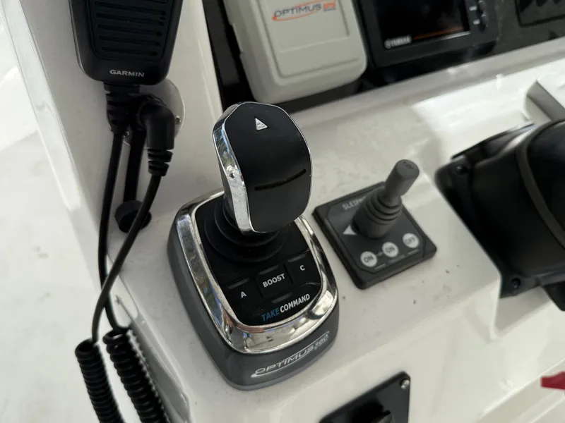 Slide: The Image of Edgewater 320 CC 2019 - 10