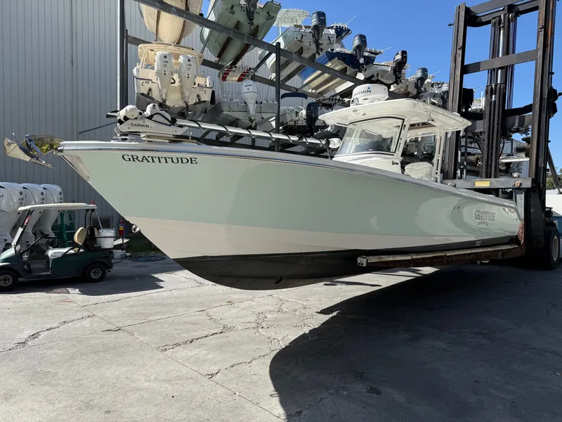 Slide: The Image of Edgewater 320 CC 2019 - 18