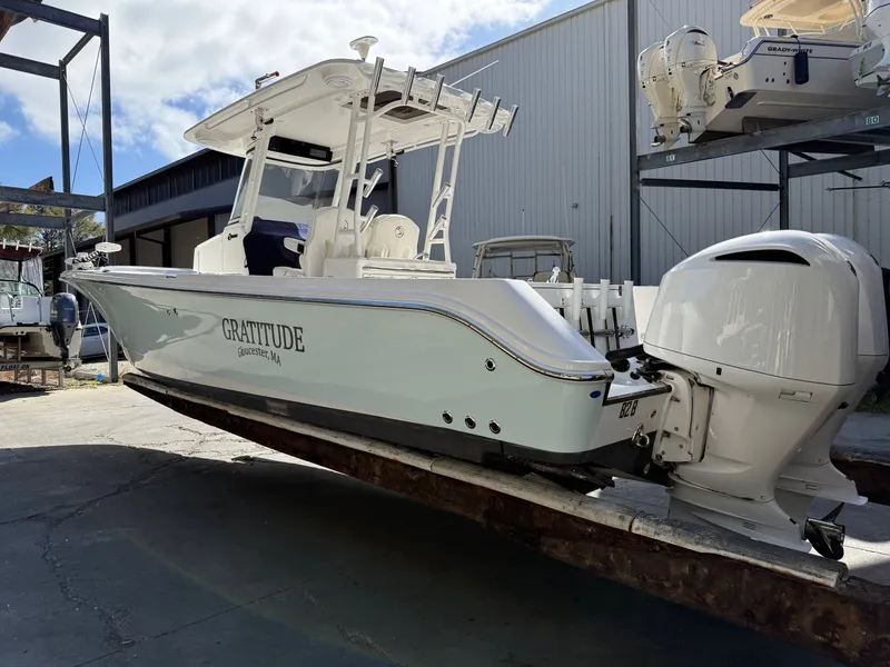 Slide: The Image of Edgewater 320 CC 2019 - 19