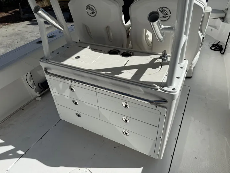 Slide: The Image of Edgewater 320 CC 2019 - 24