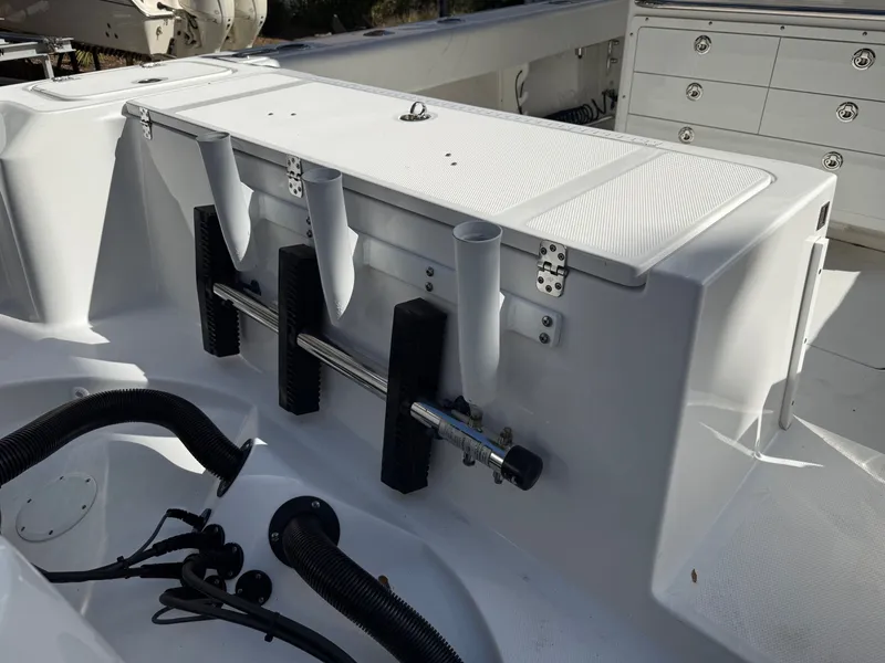 Slide: The Image of Edgewater 320 CC 2019 - 6