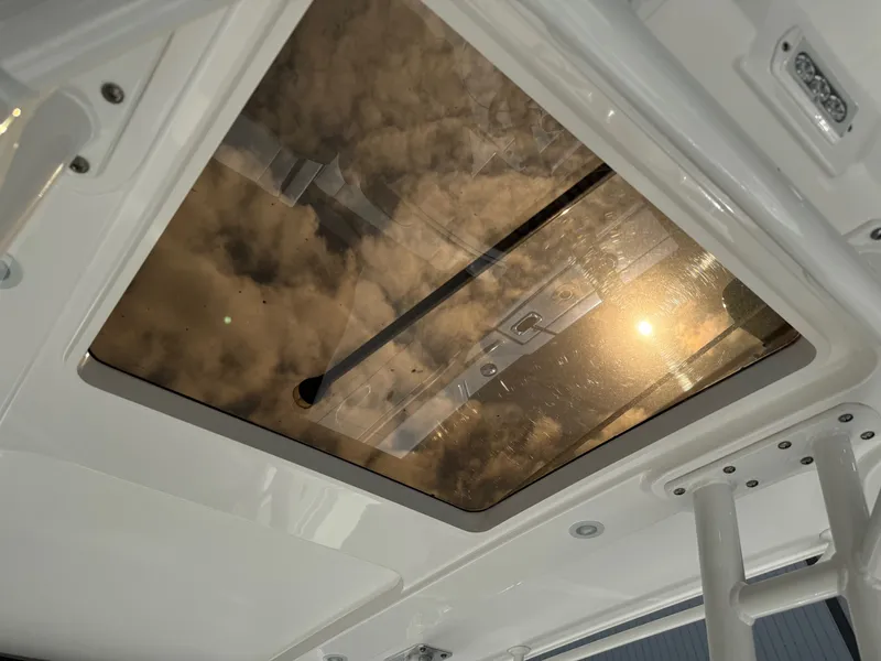 Slide: The Image of Edgewater 320 CC 2019 - 8