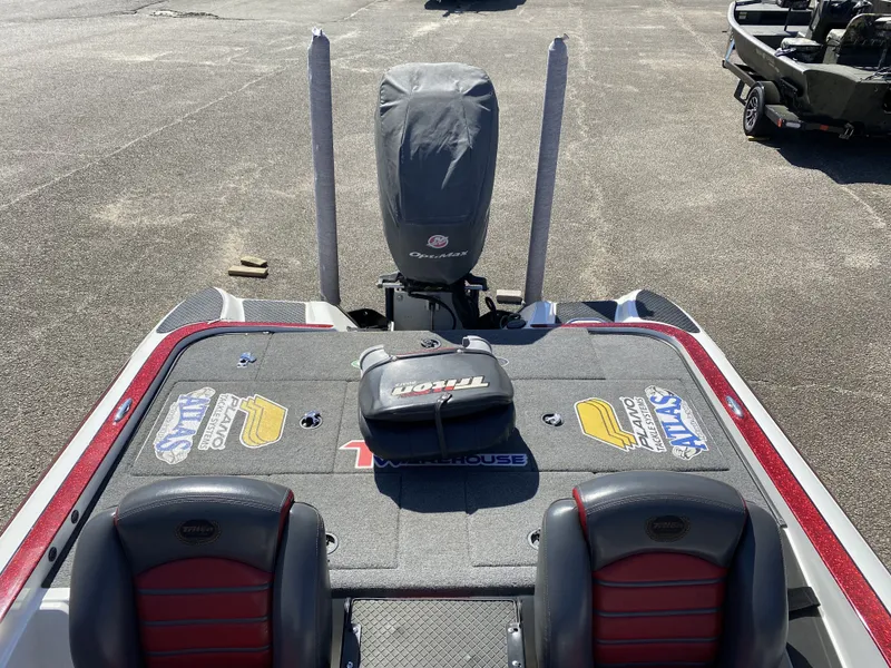 Slide: The Image of Triton 19X2 2008 - 15