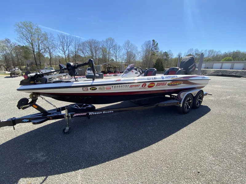 Slide: The Image of Triton 19X2 2008 - 4